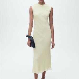 Sleeveless Soft Green Midi Dress with Clean Silhouette